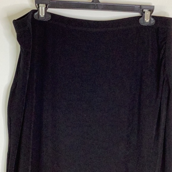 Chico Traveler's Black Wrinkle Free Faux Wrap Skirt in Size 2 (12/14/L) - Picture 8 of 8